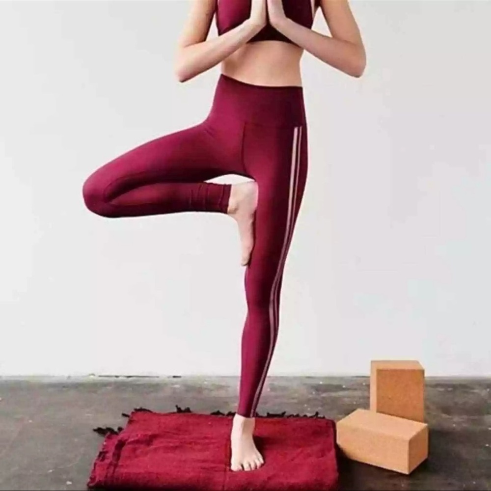 EUC - Free People Movement - Freestyle High Rise Leggings - Size XS - Rare Wine